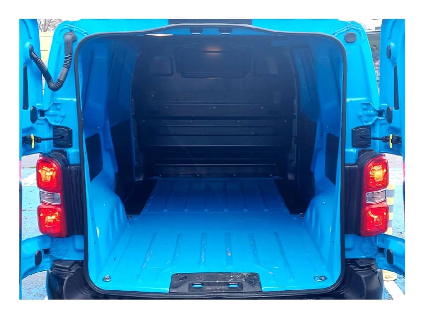 Foto Interior caja furgón para ficha reducida